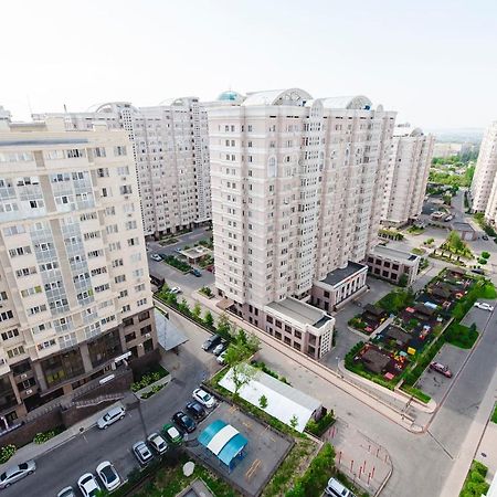 Razmestim В Жк Шахристан На 15 Этаже Almati Kültér fotó